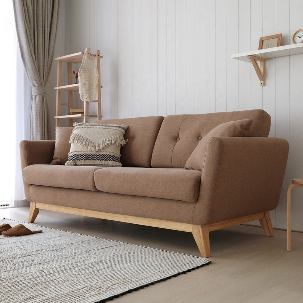 Skandinavisches Polstersofa in warmem Braun