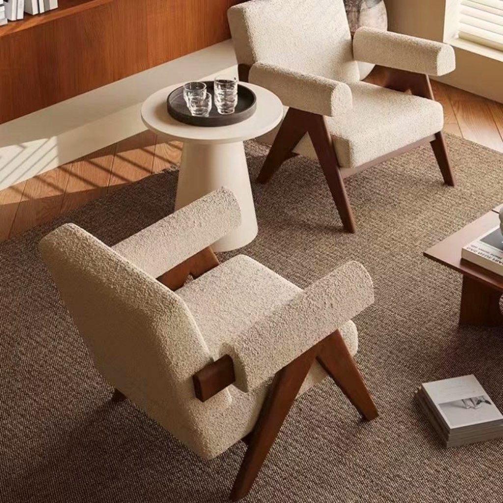 Extravaganter Bouclé-Sessel im Retro-Design
