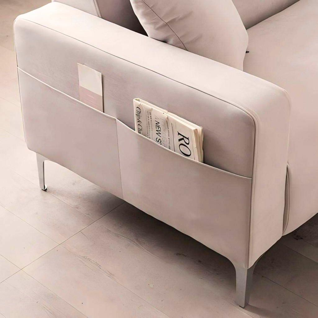 Minimalistisches Design-Sofa mit passendem Hocker
